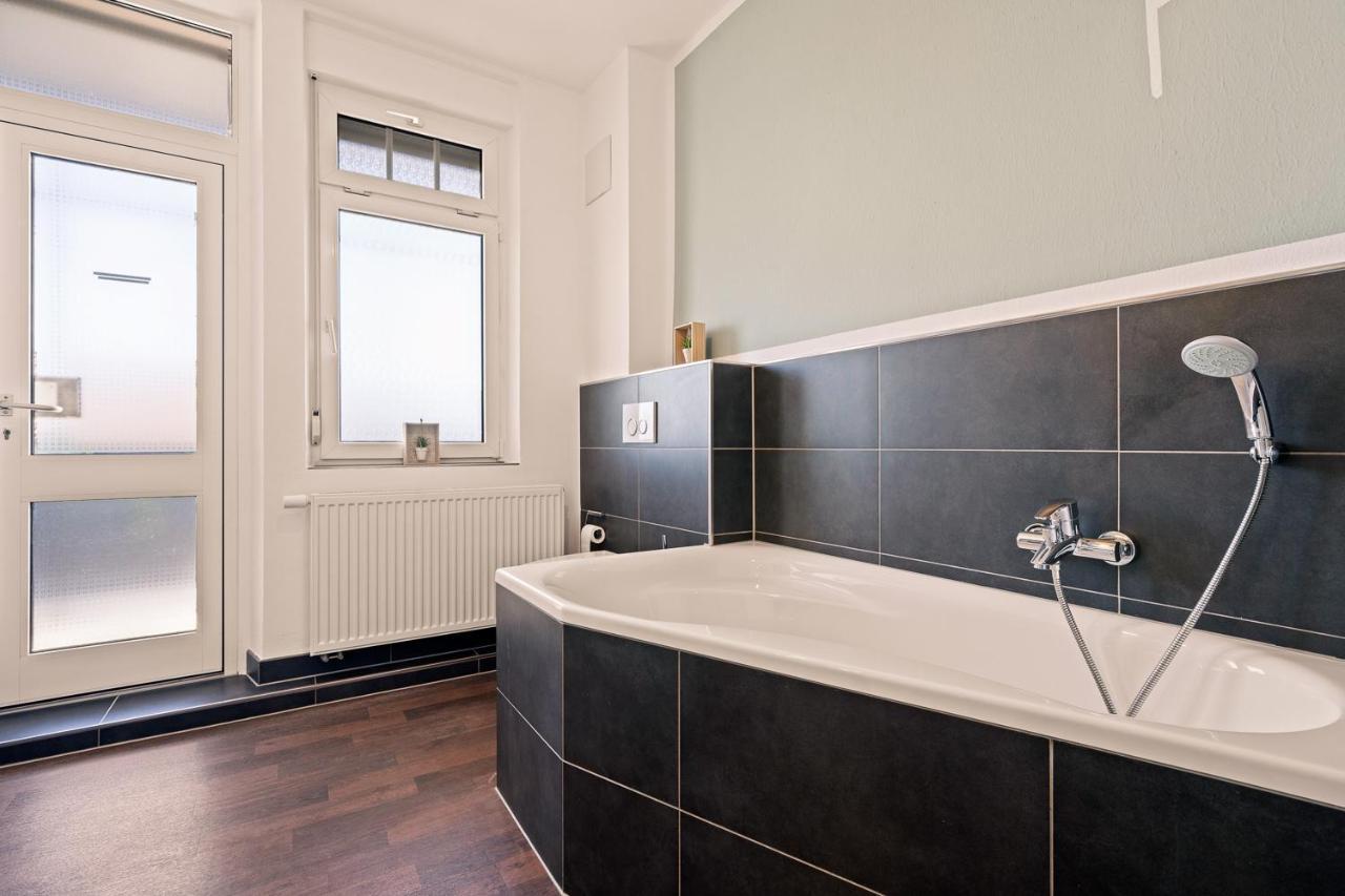 Wohnen im alten Bahnhof inkl Balkon Meckenbeuren Exterior foto